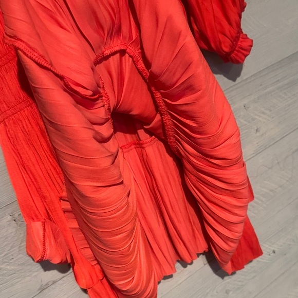 Elegant Red Satin Blouse - Picture 8 of 10